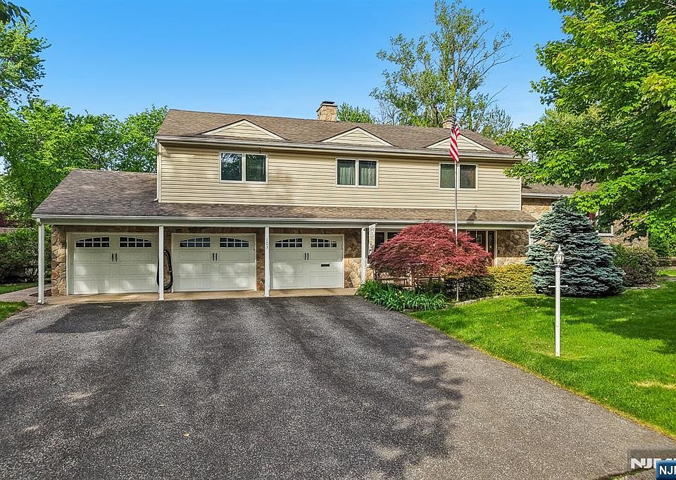 1st image of 123 Midwood Road