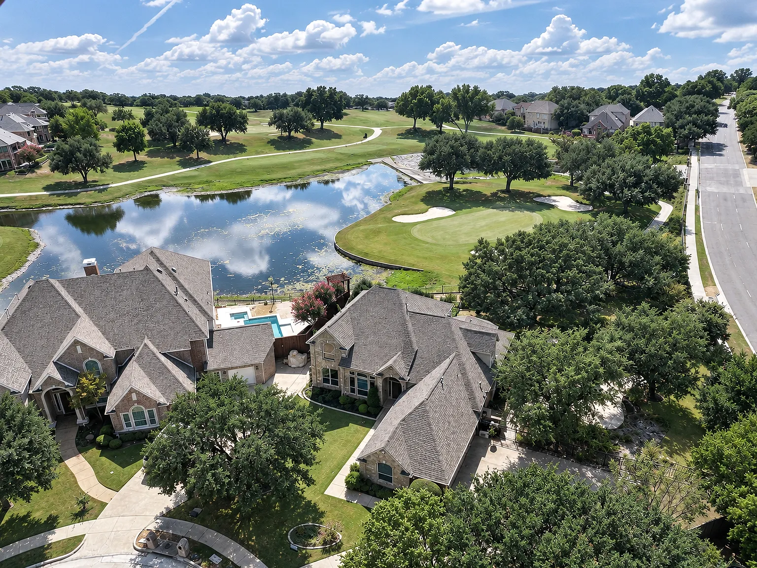 5 bed, 3825 sqft, $6,900 — Photo 3