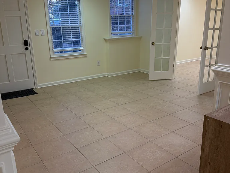 545 Ladybank Ln — Photo 4
