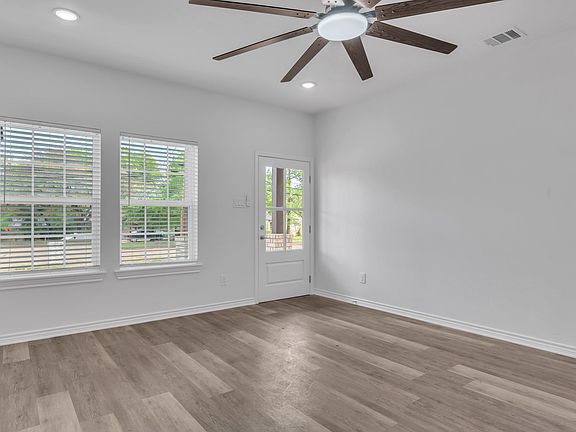 4th image of 508 Oakdale Ave