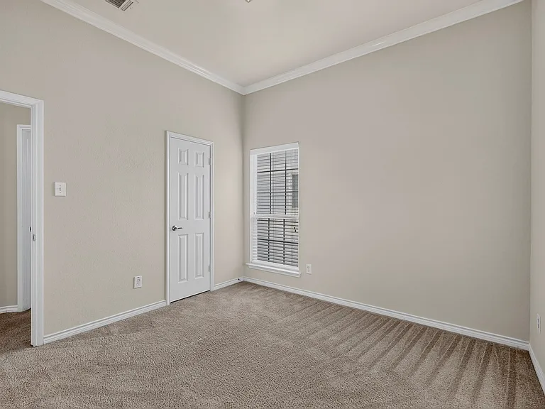 1024 Charleston Ln — Photo 22
