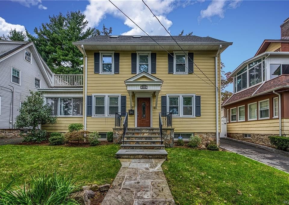 2nd image of 284 Clinton Ave