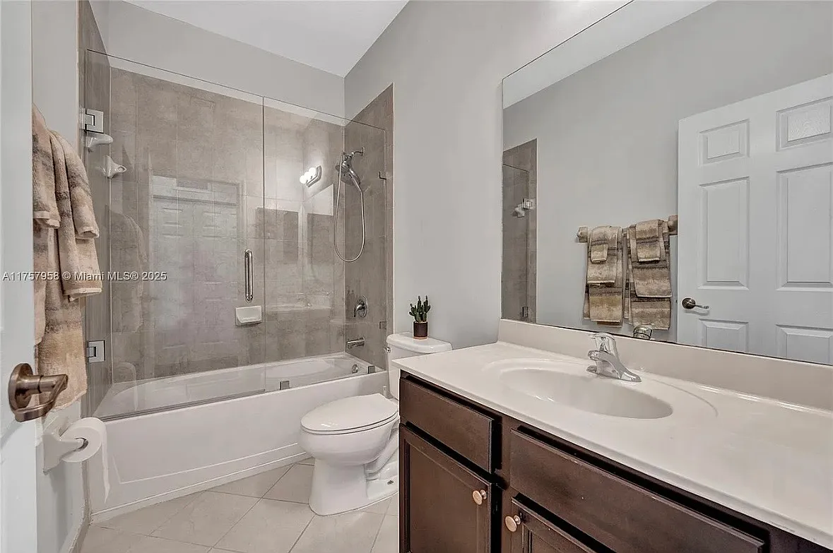 3 bed, 1512 sqft, $1,000 — Photo 3