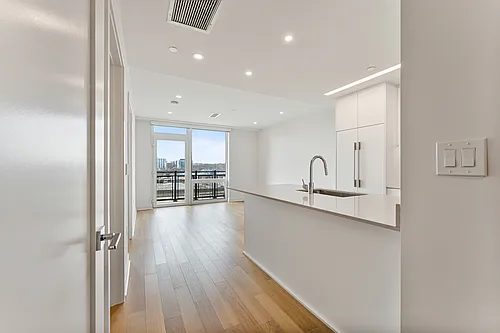 37 L St SE Photo 1
