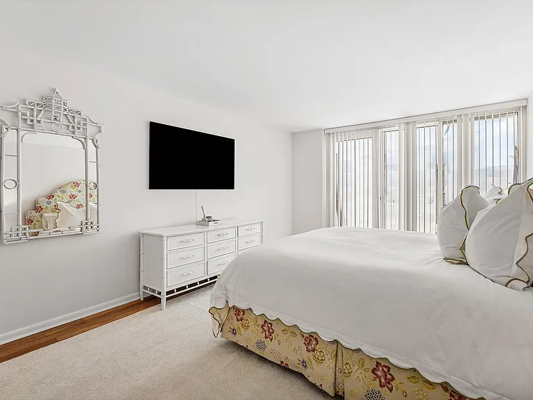 529 S Flagler Dr #6G — Photo 20