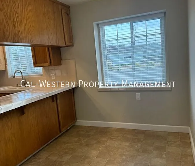 721 Ardis Ave — Photo 3