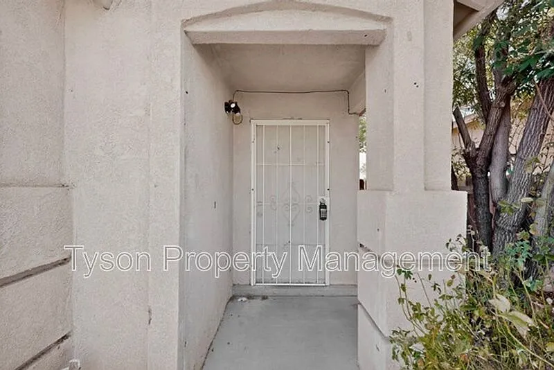 2 bed, 2.0 bath, 1058 sqft, $1,875 — Photo 2