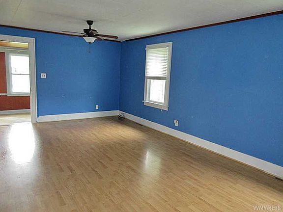 4th image of 460 Church St