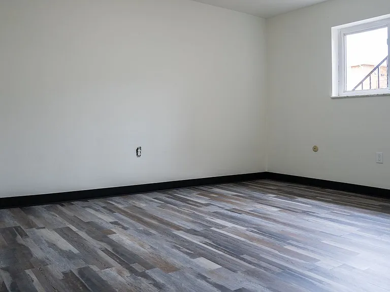 501-712 Farview Dr — Photo 8