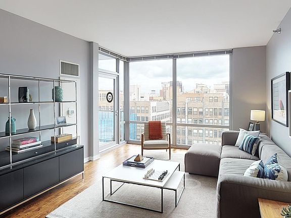 3rd image of 600 S La Salle St #2102