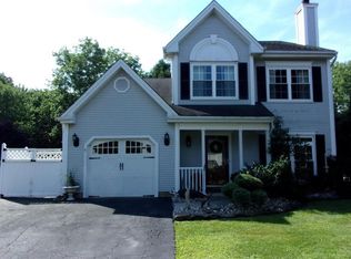 10 Palermo Dr, Tinton Falls, NJ 07724