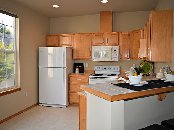 3rd image of 397 227th Ln NE