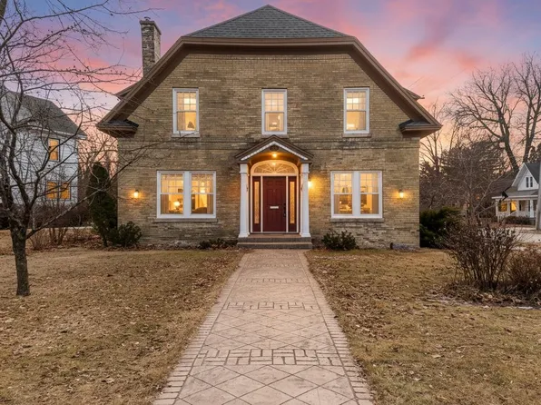 2157 Riverside Ave, Marinette, WI 54143