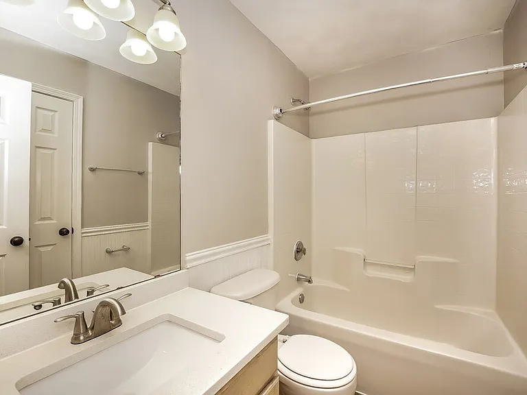 1039 Sandy Point Dr SW — Photo 15