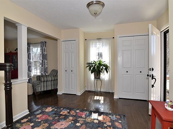 4th image of 21011 Shelburne Rd