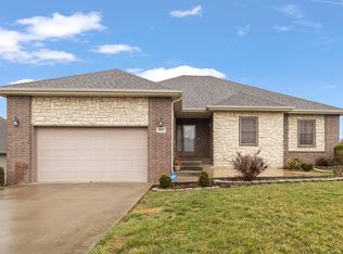 3691 N Thistlewood Ct, Springfield, MO 65803