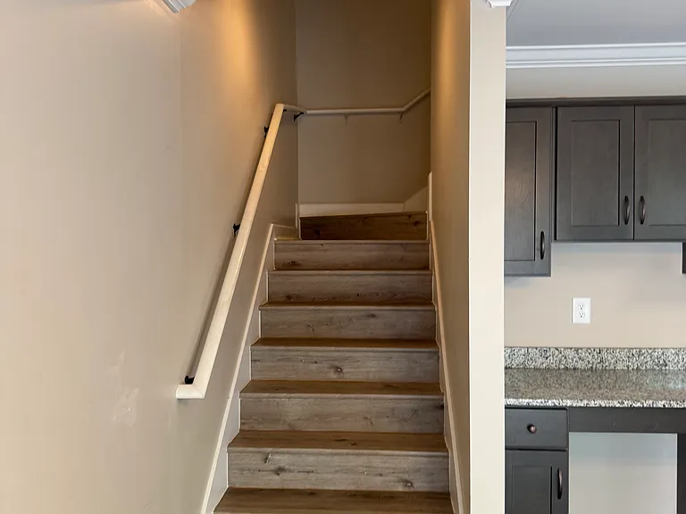 66 Bellvue Dr — Photo 36