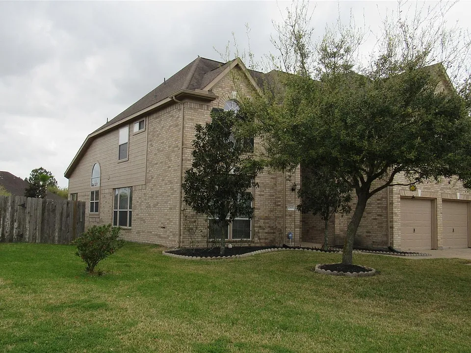 17615 Belwood Park Ln