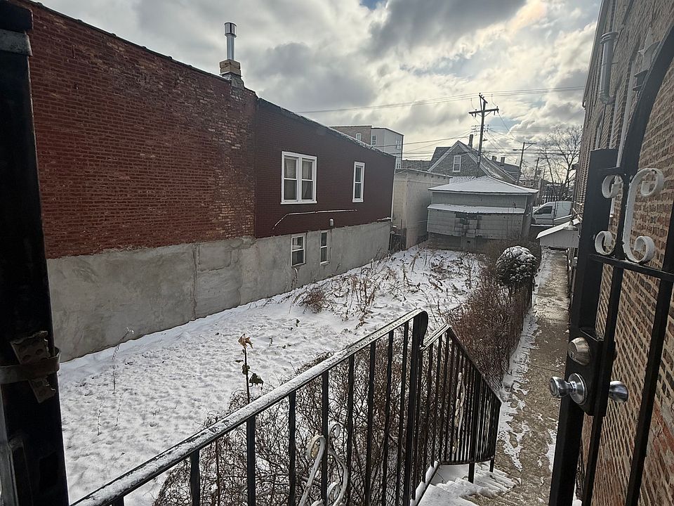 1st image of 2247 W Cermak Rd