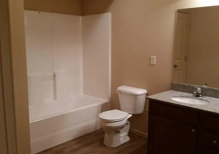 4591 Parkwood Cir — Photo 6