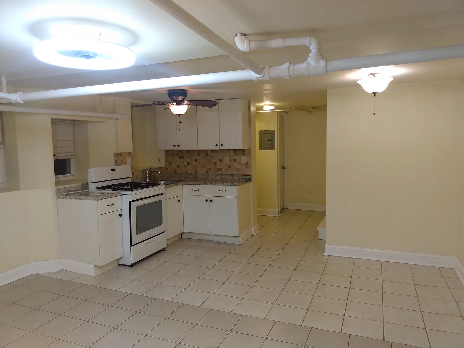 1 bed, 1100 sqft, $1,795 — Photo 2