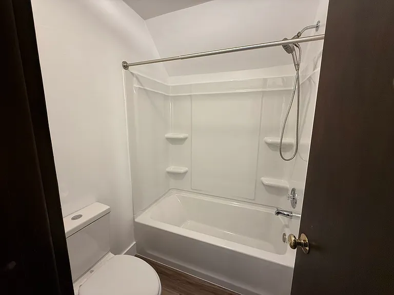 2748 Turkey Point Rd #1 — Photo 16