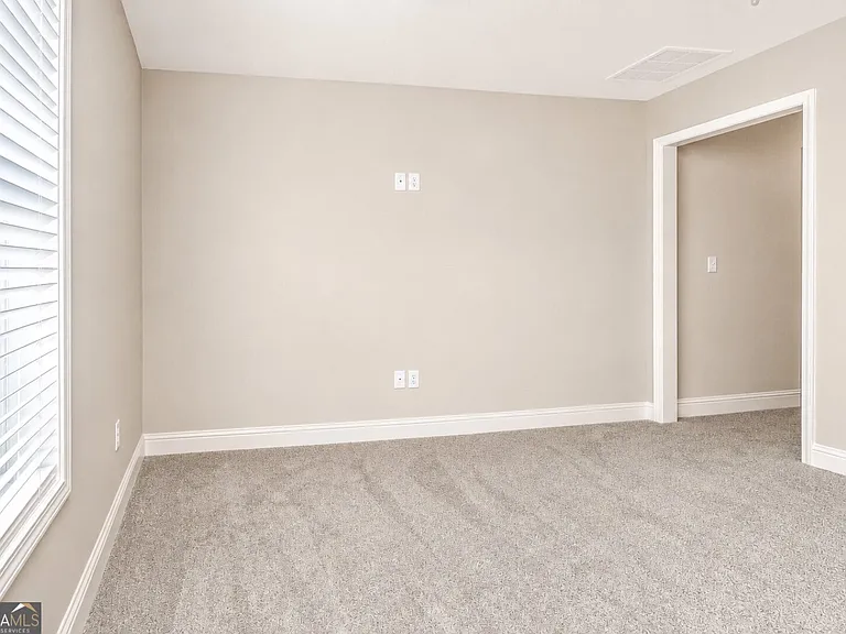 419 Madison Ave — Photo 18