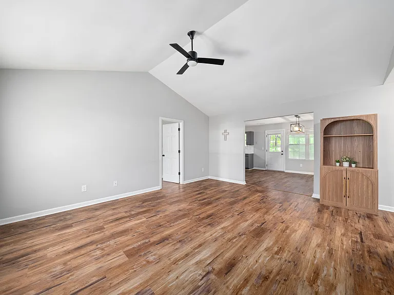 167 Bentley Pkwy — Photo 12