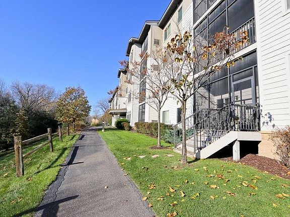 #123 has the only Private entrance leads to walking path and