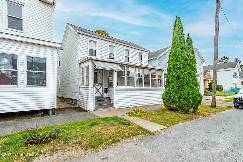 2nd image of 1334 5th Avenue