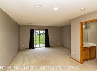 626 S Pointe Ct SW, Rochester, MN 55902