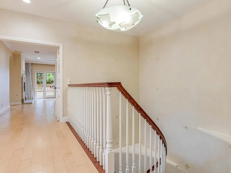 5370 Renaissance Ave — Photo 24