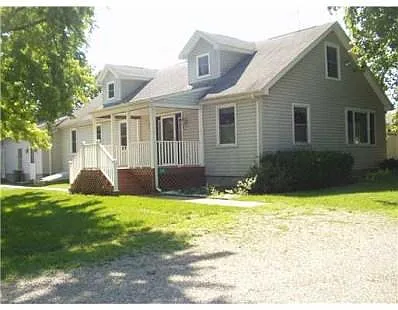 229 Miller St photo 1