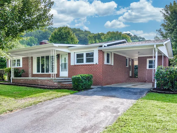 32 Kathy Dr, Waynesville, NC 28786