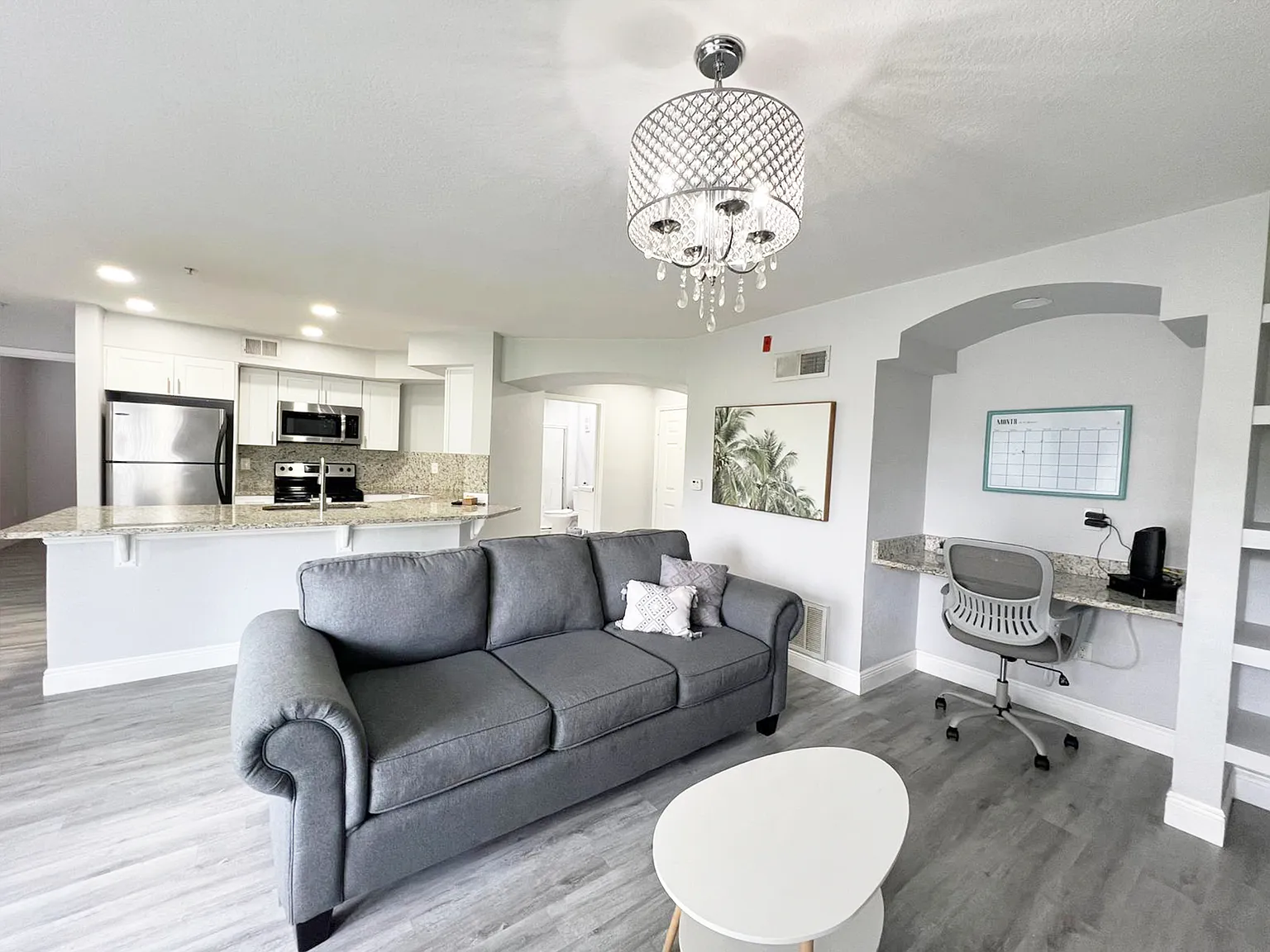1 bed, 842 sqft, $1,750 — Photo 2