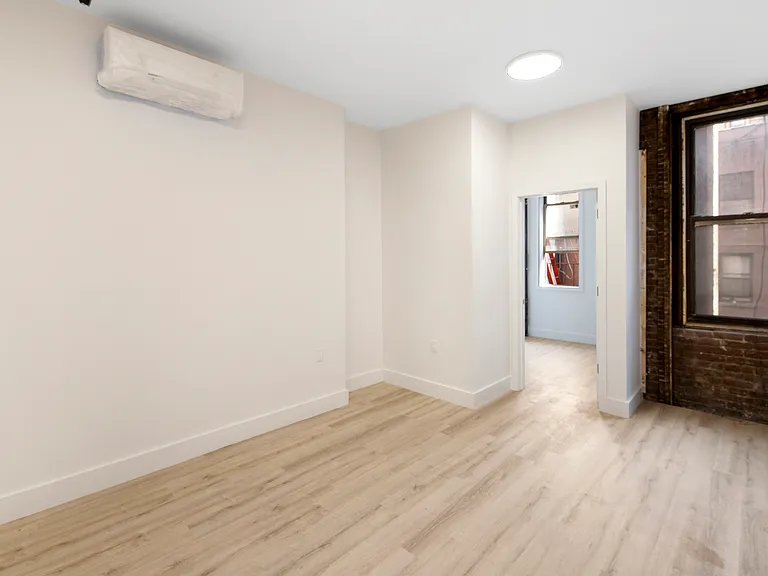 25 E 7th St #10 — Photo 10