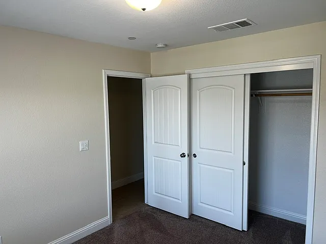 315 W Maclure Ave — Photo 4