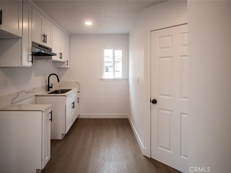 2216 N Continental Ave #B — Photo 3