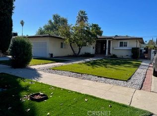 19150 Calvert St, Reseda, CA 91335