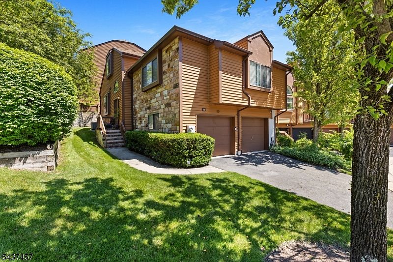 1st image of 19 Schindler Dr