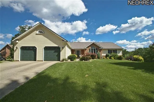 140 Leighton Ln photo 1