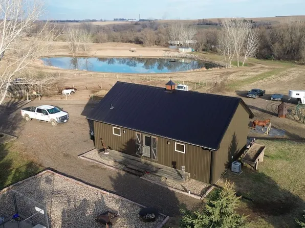 25882 Skunk Creek Ave, Hartford, SD 57033