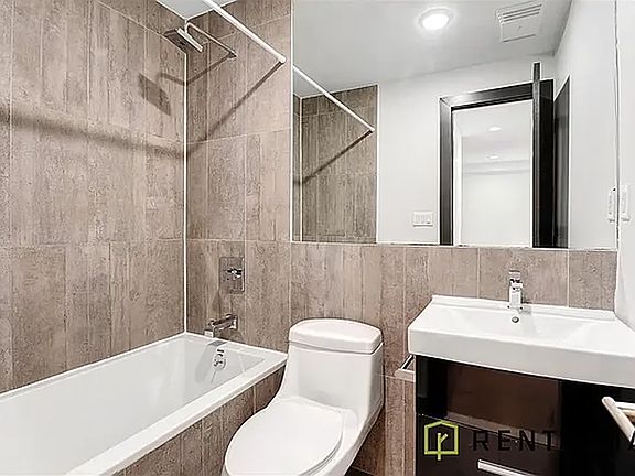 5th image of 202 Scholes St APT 3C