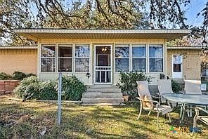 3rd image of 210 Lake Loop