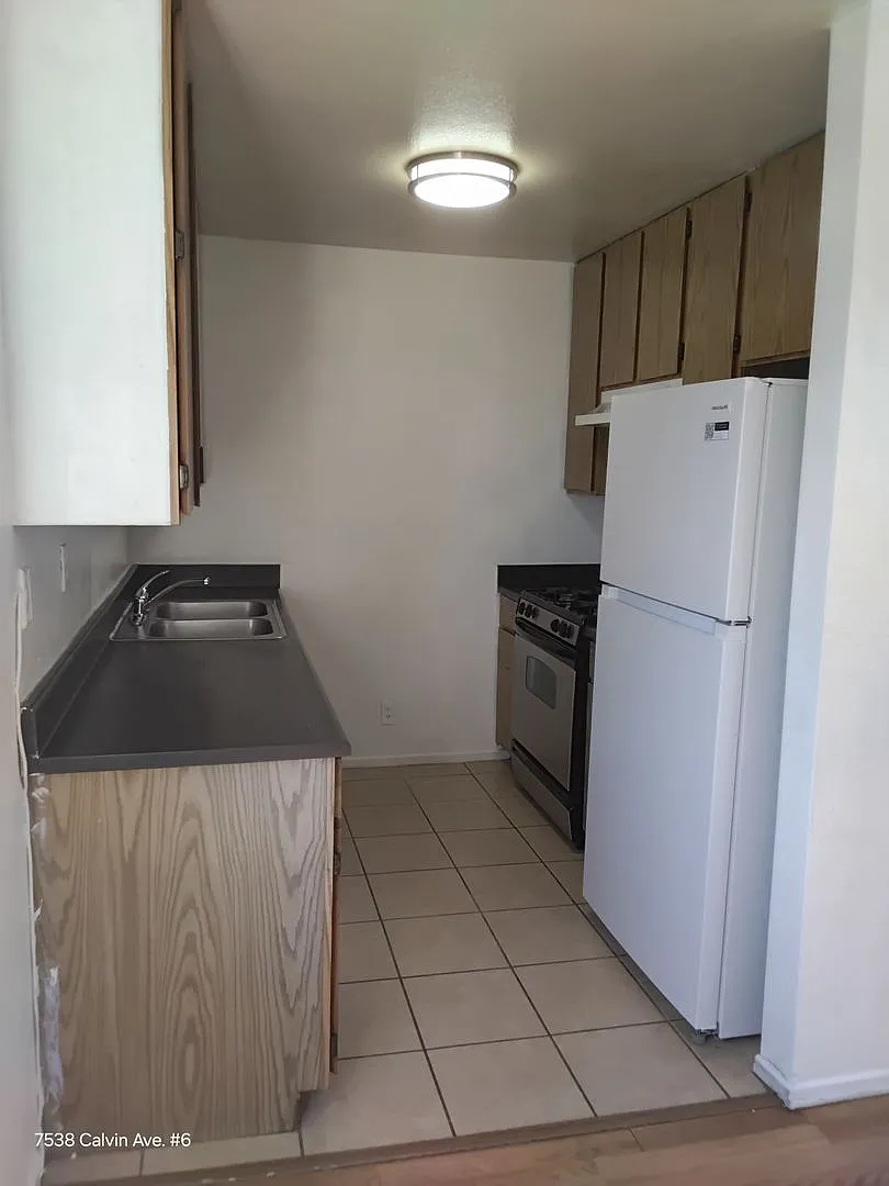 7538 Calvin Ave — Photo 1