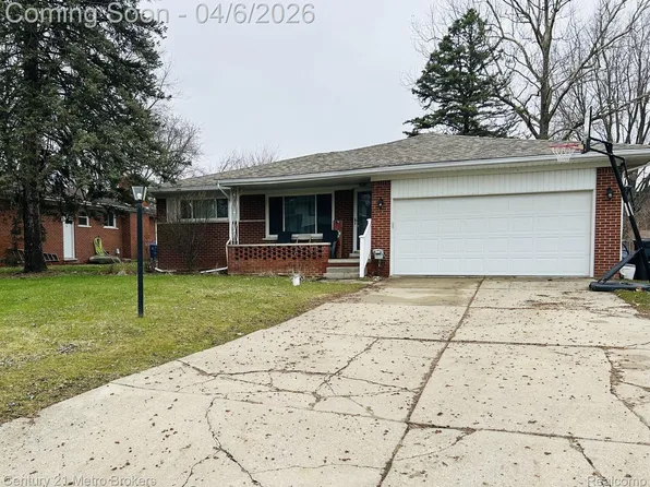 5448 Fern Ave, Grand Blanc, MI 48439