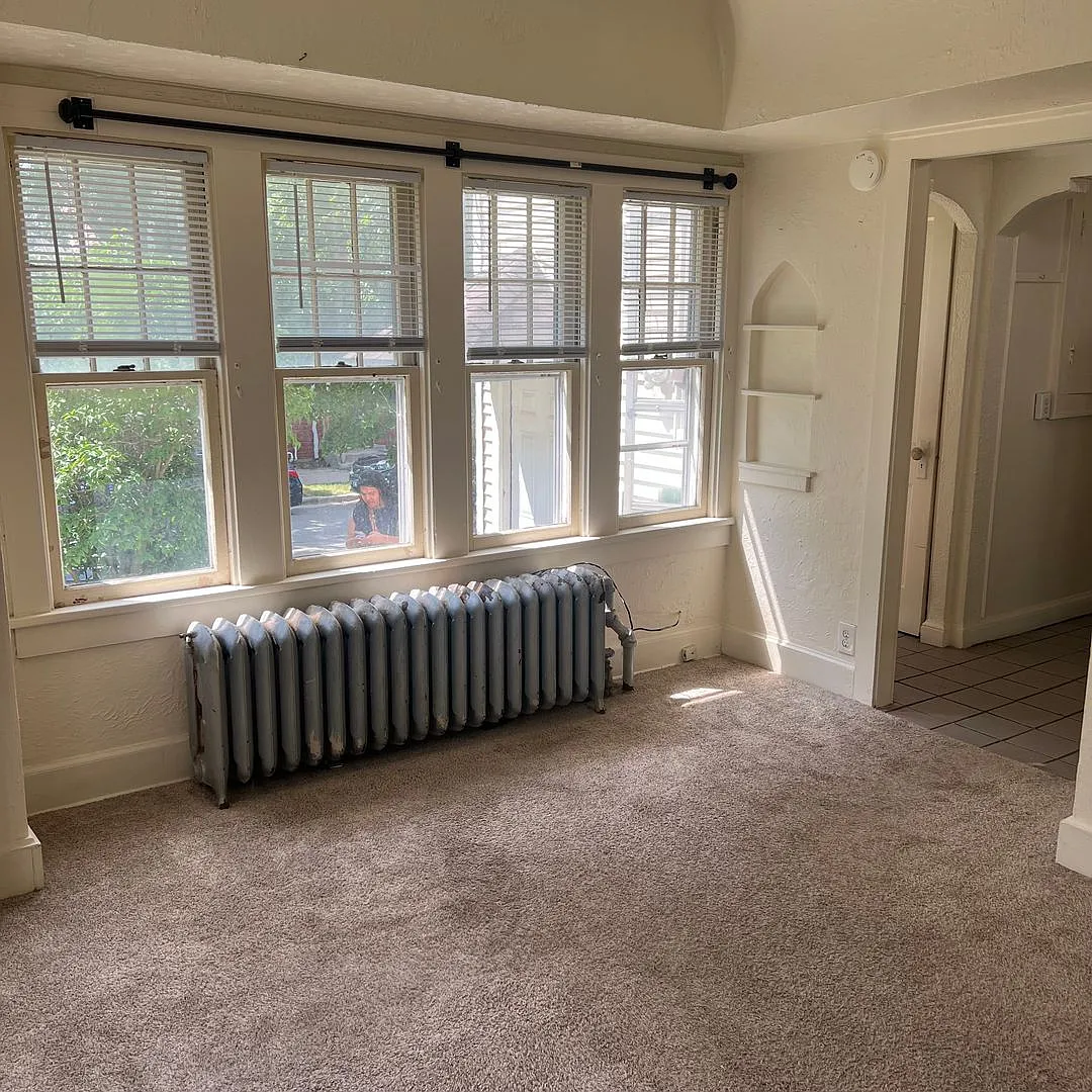 Charming Riverwest Studio! 250 move-in credit offered through end of the month** — Photo 4