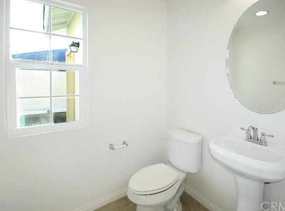 4th image of 301 E Kenwood St