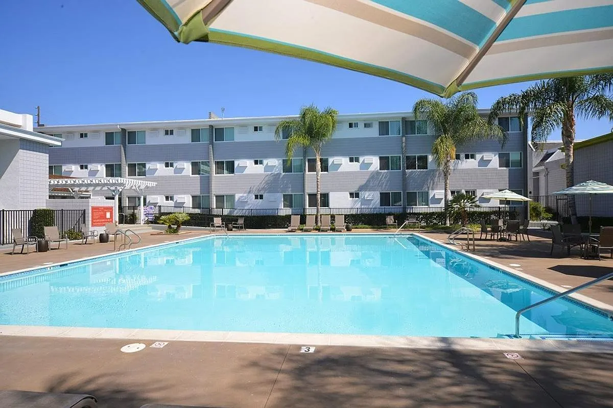The Rose Apartments — Photo 1