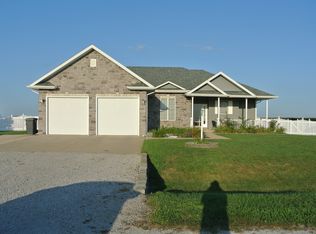 905 S Scarborough St, Sidney, IL 61877